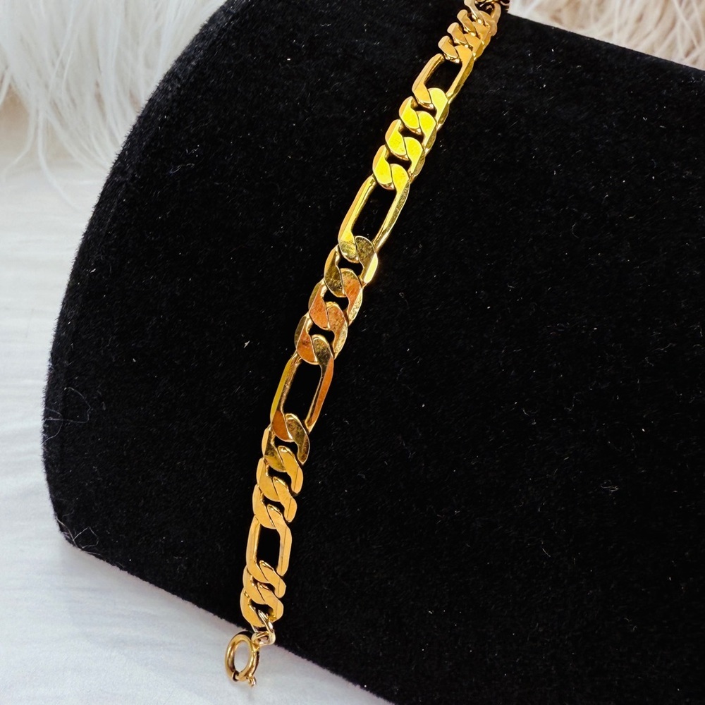 Vintage Goldtone Figaro Link Chain Bracelet - Picture 4 of 8